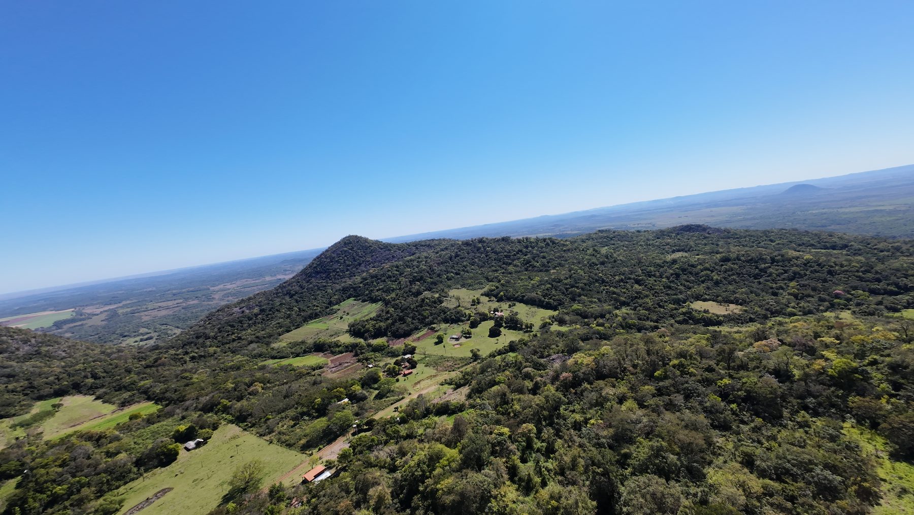 Foto con dron de una propiedad en venta en Paraguay